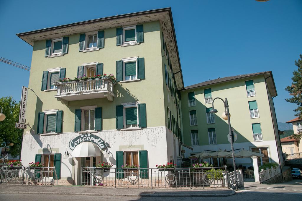 Hotel Concordia Levico Terme Kültér fotó