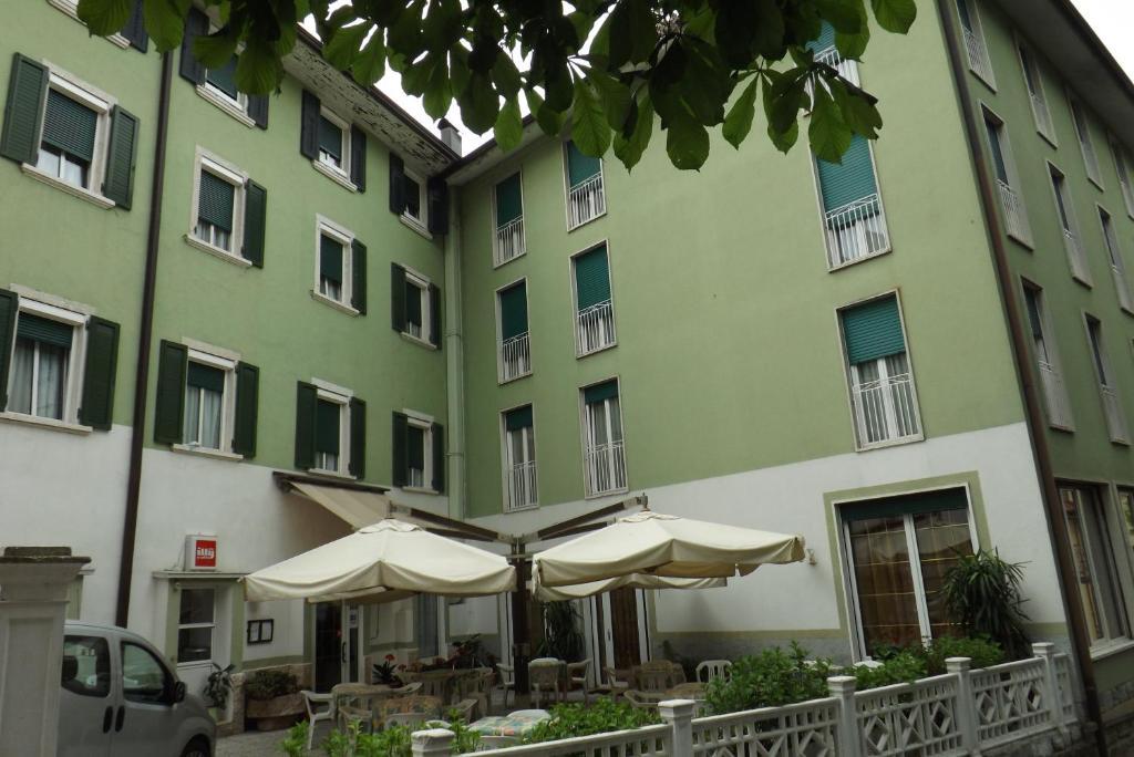 Hotel Concordia Levico Terme Kültér fotó